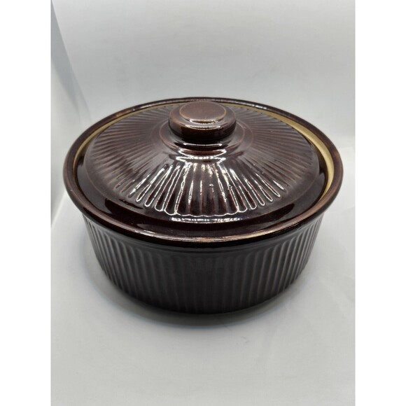 Vtg Dark Brown Stoneware Casserole w/lid Ribbed Design USA Made 8 1/4" D x 3.5" - Picture 2 of 10